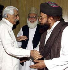 Ghulam Mustafa Jatoi greets Fazal-ur-Rehman