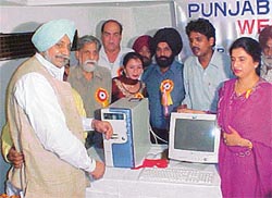 A function to launch website Punjabi Geetkar.com was held in Ludhiana