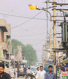 Showing lamp to sun