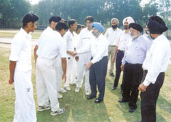 S S Khalsa School chairman SNS Sistani being introduced to the players