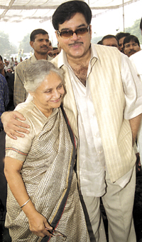 Chief Minister Sheila Dikshit with Union Health Minister Shatrughan Sinha at the inauguration of the Childrens Health Mela