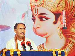Sudhanshuji Maharaj gives discourse at Virat Bhakti satsang in Chandigarh on Wednesday. 