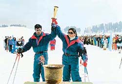 Hafeeza with Olympian Gul Mustafa in Japan during the Ist Winter Asian Games