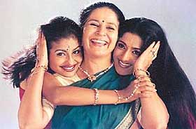 Suhasini Mulay with co-stars in Virasaat: Motherly roles