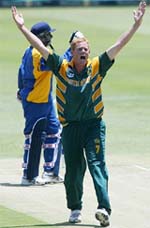 Shaun Pollock appeals successfully to get the wicket of Aravinda de Silva in the first one-day international at Johannesburg