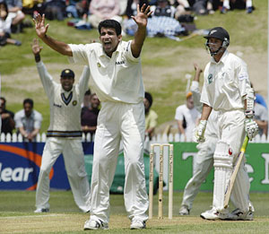 Zaheer Khan successfully appeals for the LBW