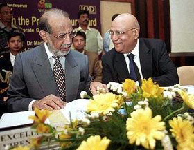 Lord Swraj Paul with West Bengal Governor Viren J. Shah 