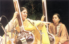 Shubha Mudgal performing for the Indian Cancer Society under Artistes Against Cancer drive at the Chinmaya Mission Auditorium