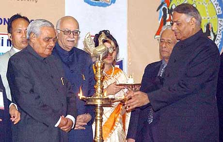 Prime Minister Atal Behari Vajpayee, Deputy Prime Minister L. K. Advani, Mauritius Prime Minister Anerood Jugnauth and External Affairs Minister Yashwant Sinha during the inauguration of the first Pravasi Bharatiya Divas