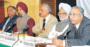 Professor of International Studies, JNU, F. K. Warikoo, Professor of International Relations, DU, W. P. S. Siddhu, Maj-Gen Vinod Saigal, the author of Dealing with Global Terrorism: The Way Forward, Dr Manmohan Singh and Dr Charan Wadhwa, president, Centre for Policy Research during an open forum discussion on Maj-Gen Saigals book 