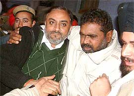 Dr Parveen Kumar Sareen being produced in the District Courts