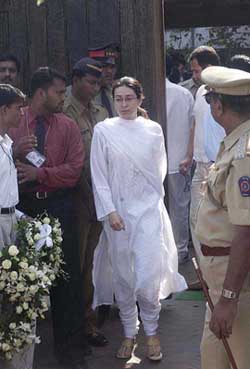 Karisma Kapoor comes out of "Pratiksha" bungalow after paying her respects to Harivansh Rai Bachchan in Mumbai on Sunday.