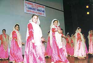 Students of Sangeet Niketan (South Delhi branch) strike a pose