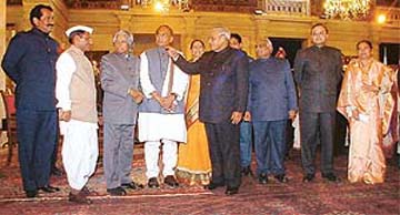 Prime Minister Atal Behari Vajpayee makes a point to the newly inducted Union Ministers