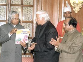 President A.P.J. Abdul Kalam inaugurating the ‘Anti-Leprosy Seal Campaign’