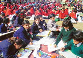 Schoolchildren participate in “Komal Jeevan” painting competition organised by the LIC
