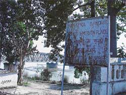 The board depicting the history of Gandhi Memorial lies in utter neglect