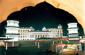 The Sheesh Mahal at night.