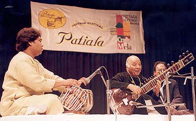 Ustad Vilayat Khan (centre) gave a spellbinding performance on the fourth evening of the Patiala Heritage Festival