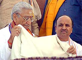 VHP working president Ashok Singhal and party's general secretary Pravin Togadia