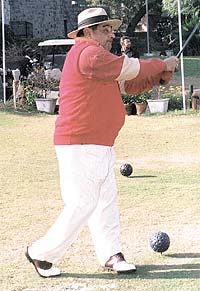 Director-General of the Border Security Force Ajay Raj Sharma trying his hand at the CanSupport Golf Tournament at the Delhi Golf Club course