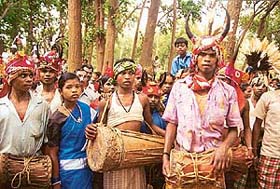 Maria tribesman in a traditional bison-horn headdress