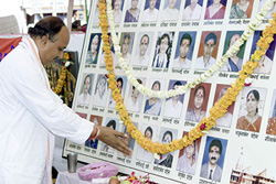 HP general secretary Praveen Togadia pays his respects to karsevaks 