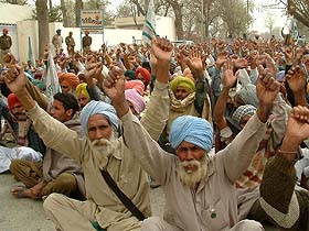 BKU (E) activists stage a dharna near the Primary Agriculture Development Bank, Bathinda