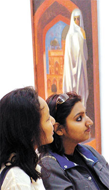 Art buffs at an exhibition, Impressions of India, being held as part of the Days of St. Petersburg