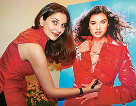 The charming Lisa Ray indulges in Punjabi extravaganza at Ethos in Sector 8, where she today unveiled Carpe diem, Rado's latest wrist watch model. 