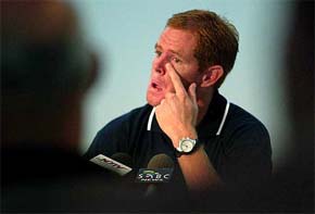 Shaun Pollock addresses a Press conference in Durban