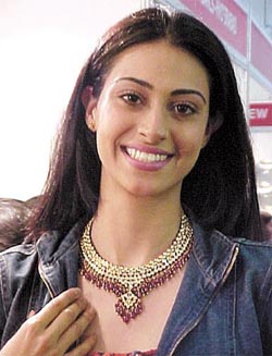 Tina Chattwal, Miss India 2002, at the inauguration of a jewellery exhibition at Pragati Maidan