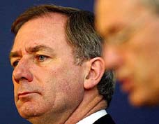 Defence Secretary Geoff Hoon and Defence Staff Chief Sir Michael Boyce