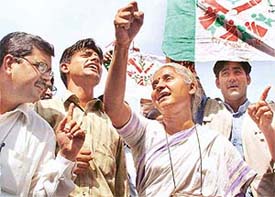 Medha Patkar, coordinator of the National Alliance of Peoples Movement, during the Desh bachao, desh banao abhiyaan