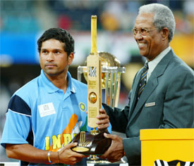 Sachin Tendulkar receives the 'player-of-the-World Cup' award from Sir Garfield Sobers