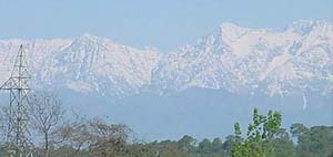 Heavy snowfall atop the higher reaches of the Dhauladhar ranges