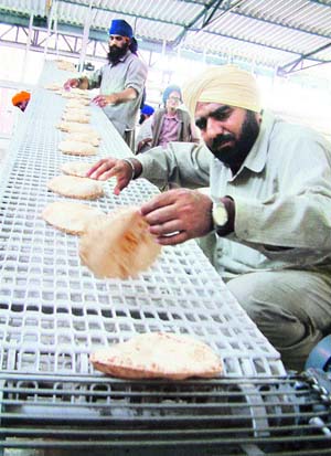 The machine can make 2,000 to 6,000 chapattis in an hour. 
