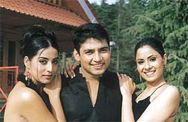 Rimpy Gill, Ajay Jadeja and Chabi on the sets of Pal Pal Dil Ke Saath