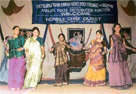 Students of the Satguru Ram Singh Government Polytechnic for Women, Ludhiana, present dandiya