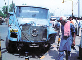 The killer truck which knocked down a motorcycle and a cycle in Adarsh Nagar