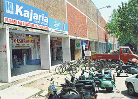 A view of the Sector 7 market at Madhya Marg.