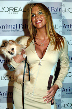 Singer Samantha Cole
