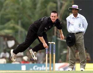 New Zealand's Scott Styris bowls during their match against Pakistan
