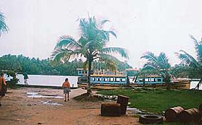 The cruise boat halts for lunch along the route