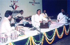 Ghazal maestro Jagjit Singh charms Delhiites at a fund-raising concert, organised by Prayas at Siri Fort Auditorium