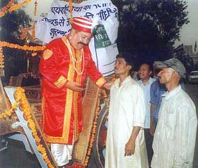 Air-Indias Maharaja greets people in the streets of Lucknow