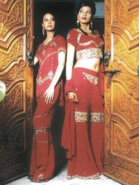 Models in Babita Sharmas Spring-Summer 2003 collection.