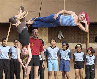 British performers Satya cotton and Bindle
