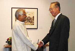 Indian Defence Minister George Fernandes meets with Singapore Prime Minister