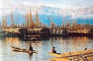 The kashmiri houseboat is bigger and costlier than its Kerala counterpart